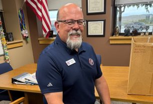 Gholson named Douglas Middle School principal, earns regional honor